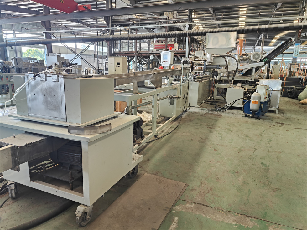 PET膜回收造粒機(jī)_PET瓶片回收造粒機(jī)_玖德隆